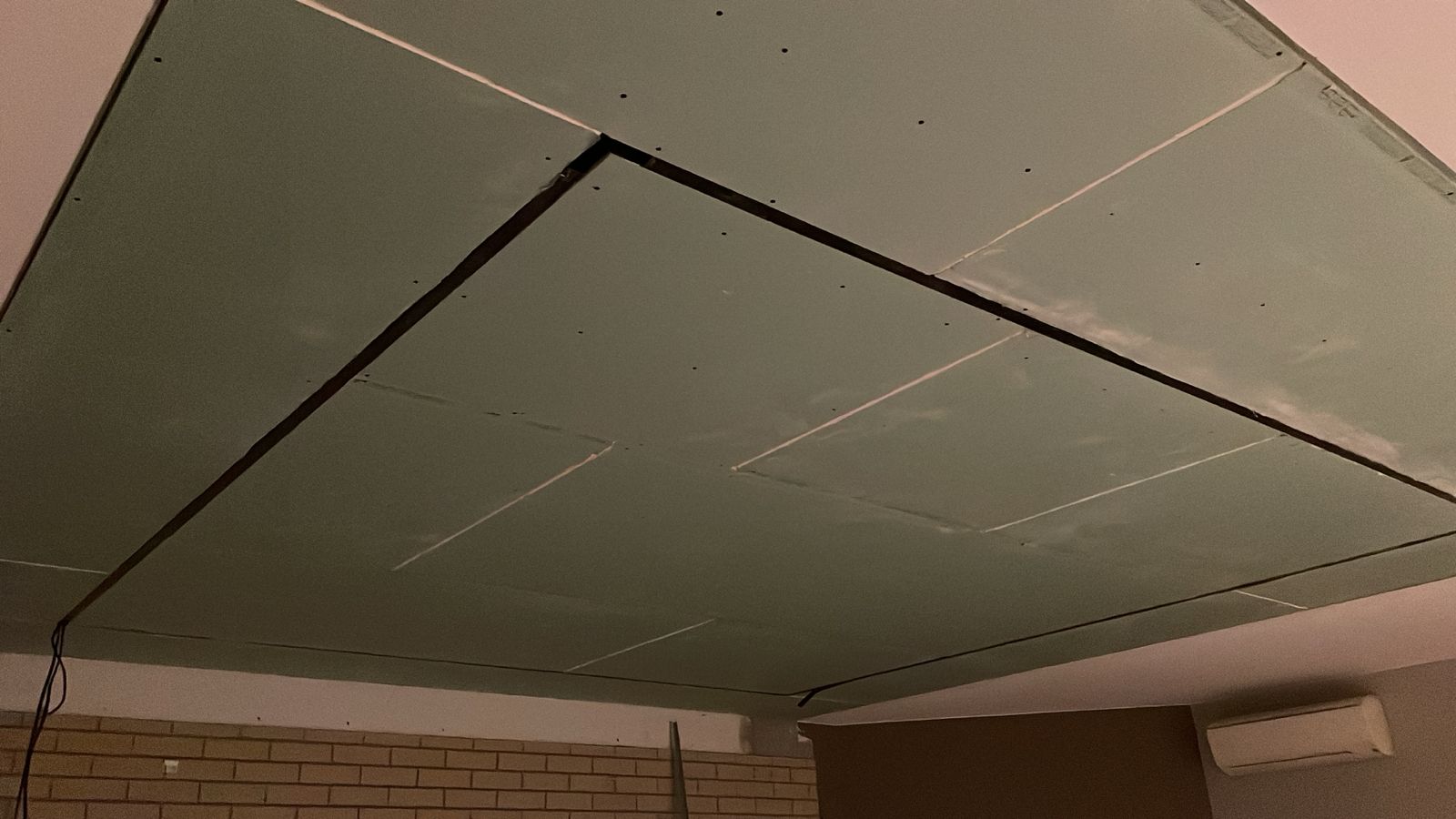 Ремонт гипсокартонных конструкций